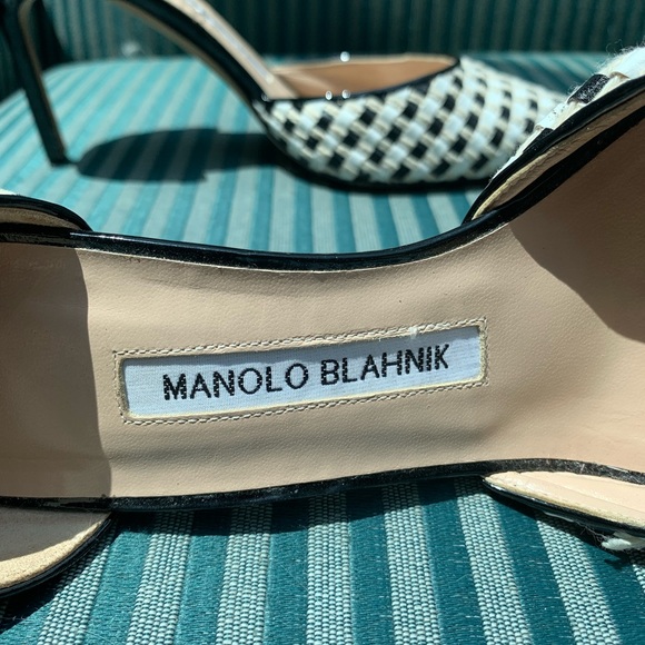 Gorgeous Manolo Blahnik size 7 heels - Picture 4 of 6
